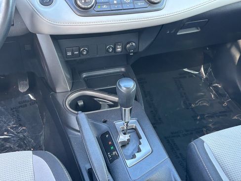 Used 2018 Toyota RAV4 XLE AWD/4WD image 36