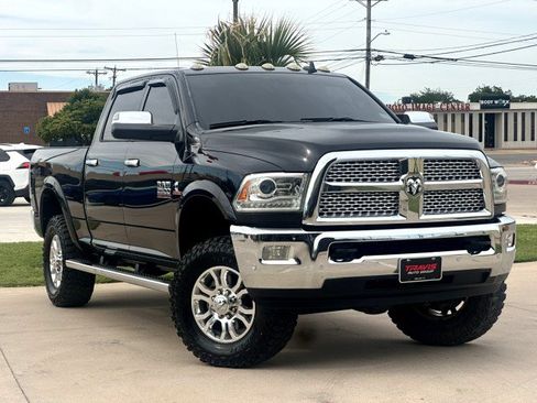 Used 2017 RAM 2500 Laramie w/ Convenience Group AWD/4WD image 4