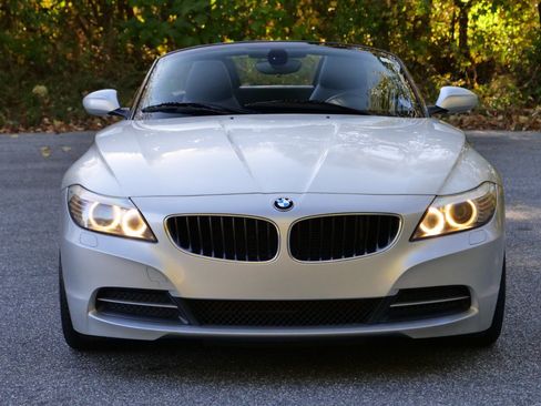 Used 2011 BMW Z4 sDrive30i image 5