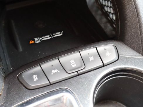 Used 2023 Chevrolet TrailBlazer RS w/ Sun and Liftgate Package FWD image 27