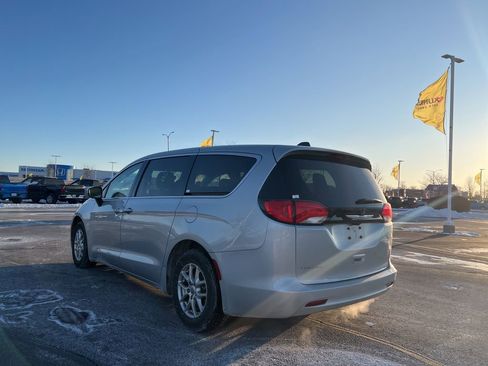 Used 2023 Chrysler Voyager LX image 6