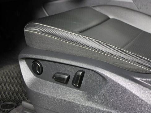 Used 2021 Volkswagen Atlas Cross Sport SE w/ Panoramic Sunroof Package image 11