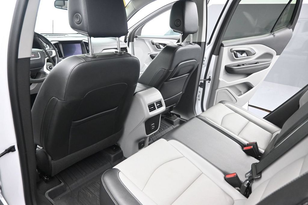 Used 2024 GMC Terrain SLT w/ Infotainment Package II FWD image 16
