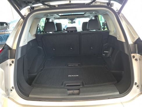 New 2026 Nissan Rogue Platinum AWD/4WD image 9