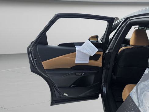 Used 2025 Lexus RX 350 AWD image 18