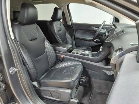 Used 2024 Ford Edge Titanium image 23