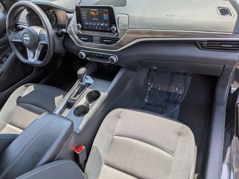 Used 2025 Nissan Altima 2.5 SV FWD image 31
