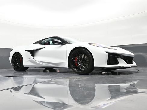 Used 2026 Chevrolet Corvette Z06 RWD image 23