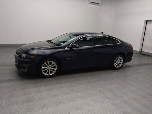 Used 2017 Chevrolet Malibu LT image 2