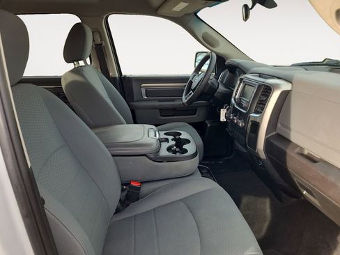 Used 2018 RAM 1500 Classic SLT AWD/4WD image 15