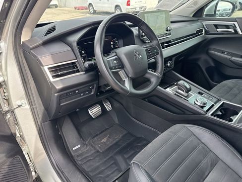 Used 2024 Mitsubishi Outlander SE image 21