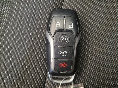 Used 2015 Ford Mustang Coupe image 32