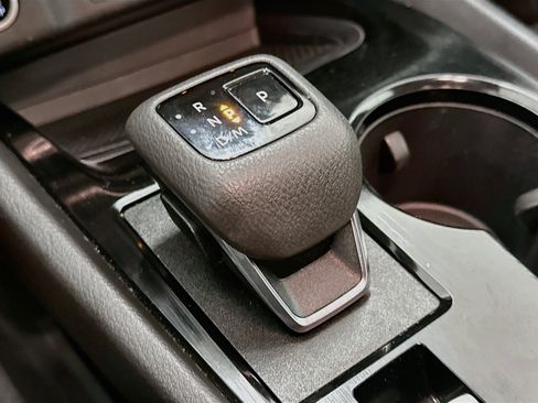 Used 2023 Nissan Rogue S AWD/4WD image 24