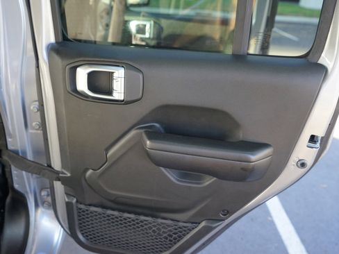 Used 2019 Jeep Wrangler Unlimited Sport S AWD/4WD image 14