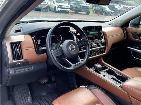 Used 2024 Nissan Pathfinder Platinum w/ Cargo Package FWD image 5