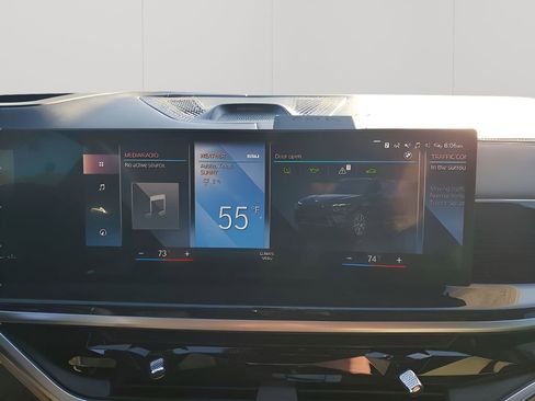 Used 2023 BMW X7 M60i w/ Executive Package image 39