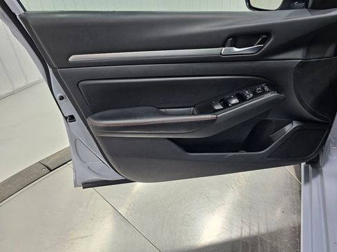 Used 2024 Nissan Altima 2.5 SR image 28