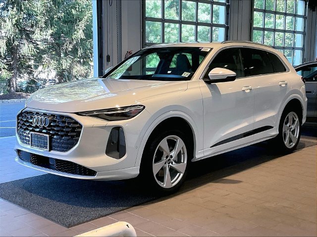 Certified 2025 Audi Q5 Premium w/ Premium Plus AWD/4WD image 2