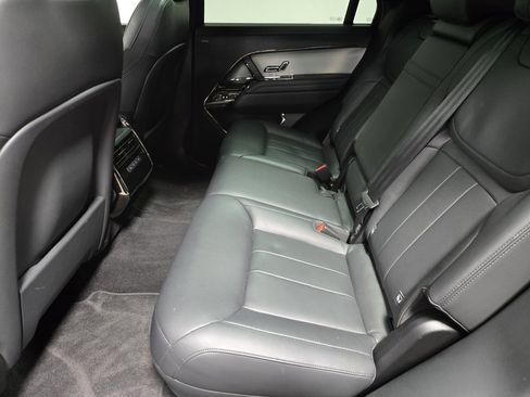 Used 2025 Land Rover Range Rover Sport SE image 33