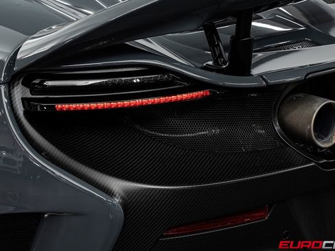 Used 2016 McLaren 675LT Spider RWD image 26