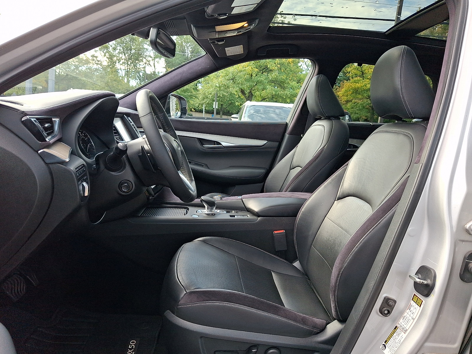 Used 2019 INFINITI QX50 Essential w/ Sensory Package AWD/4WD image 13
