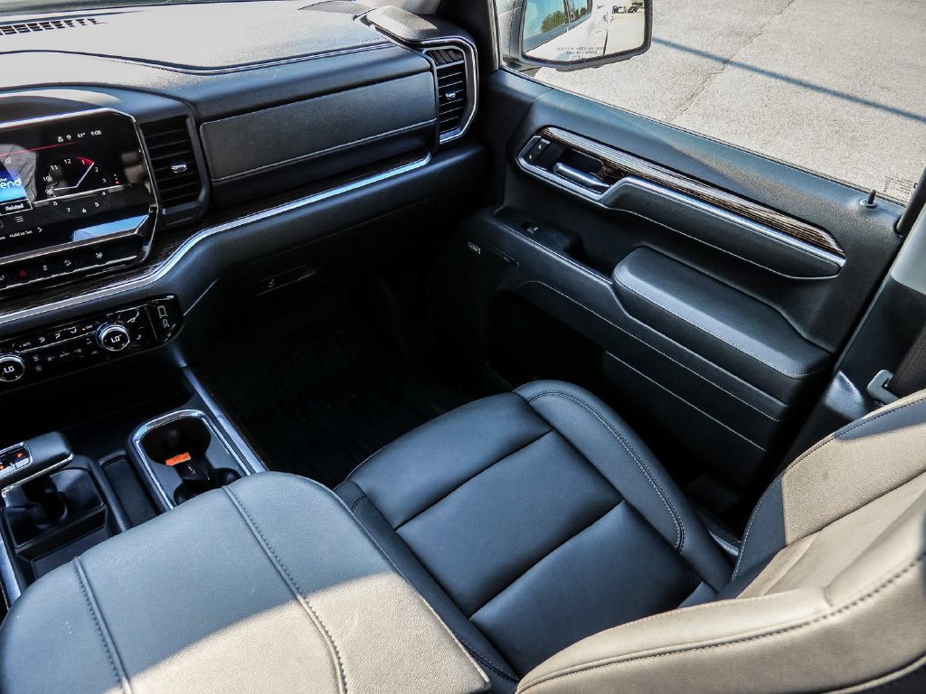 Used 2025 GMC Sierra 1500 Elevation w/ Elevation Premium Package AWD/4WD image 32