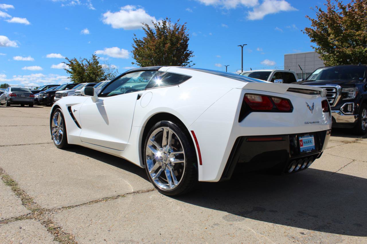 Used 2016 Chevrolet Corvette Stingray Coupe w/ 2LT Preferred Equipment Group RWD image 4