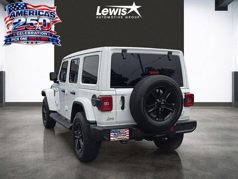 Used 2022 Jeep Wrangler Unlimited Sahara AWD/4WD image 3