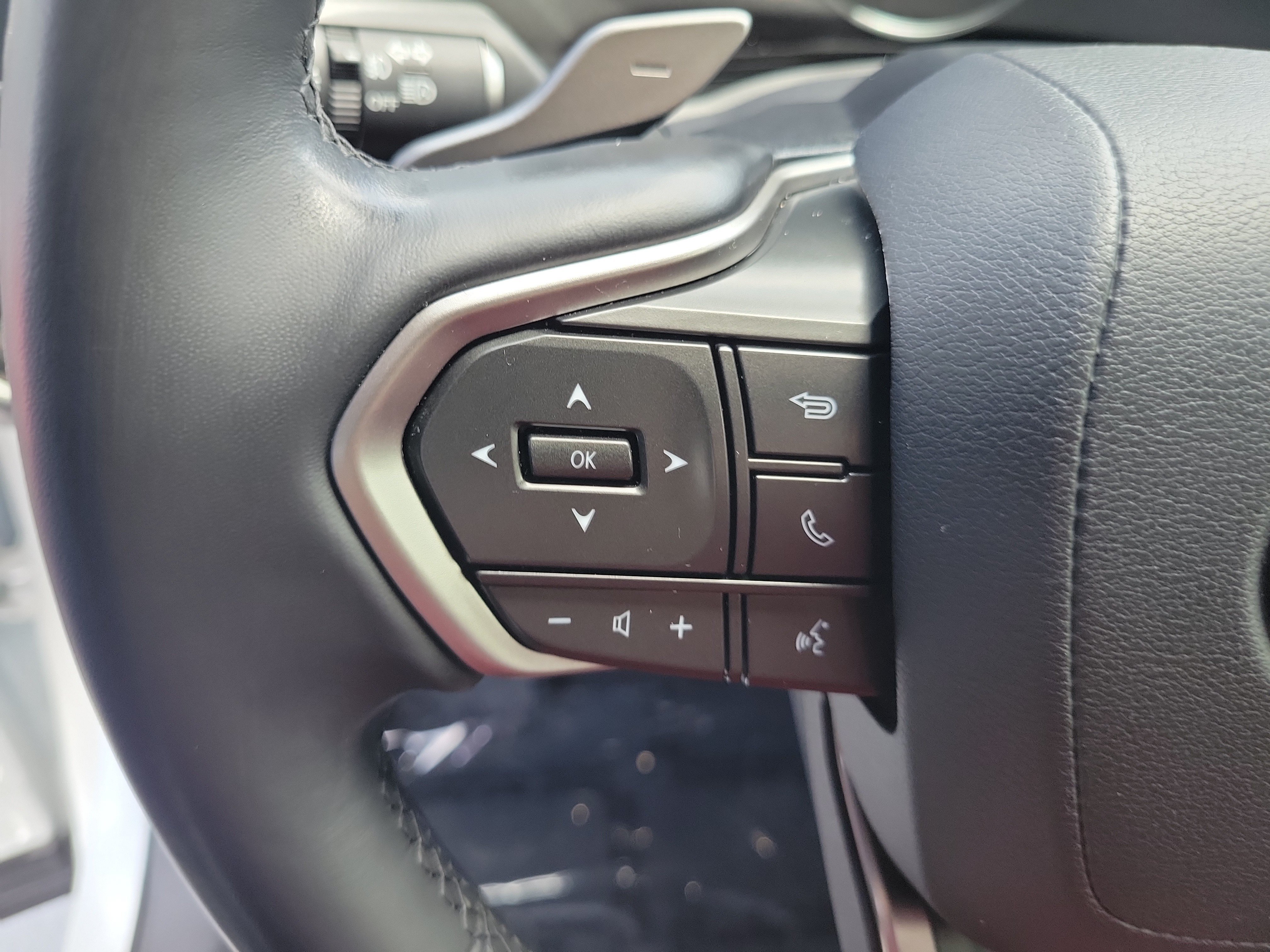 Used 2025 Lexus NX 250 FWD w/ Towing Package (2000 Lbs) image 25