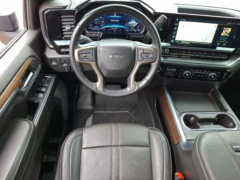 Certified 2024 Chevrolet Silverado 2500 High Country w/ Midnight Edition AWD/4WD image 11