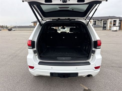 Used 2020 Jeep Grand Cherokee Altitude image 30