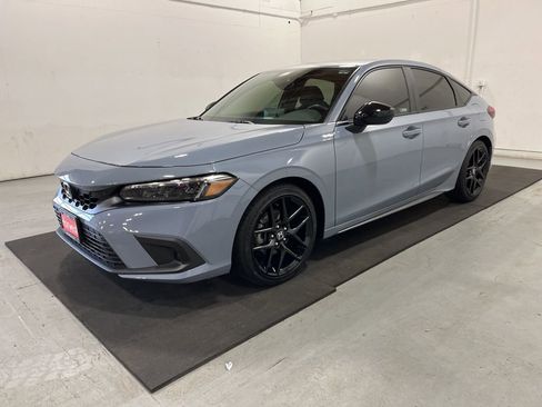 Used 2024 Honda Civic Sport image 3