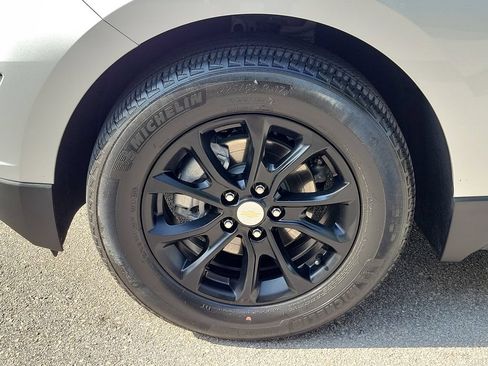 Used 2021 Chevrolet Equinox LT FWD image 11