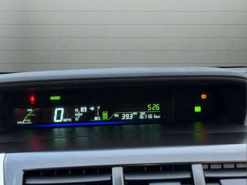 Used 2013 Toyota Prius V Five image 17