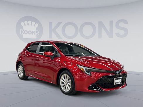 Used 2025 Toyota Corolla SE image 1