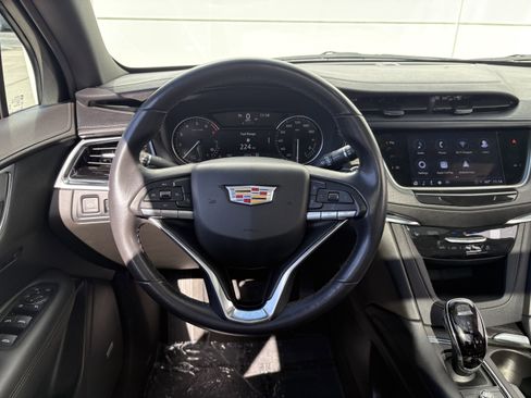 Certified 2024 Cadillac XT6 Luxury image 19