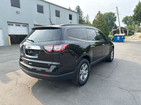 Used 2017 Chevrolet Traverse LT AWD/4WD image 3