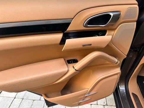 Used 2015 Porsche Cayenne Diesel AWD/4WD image 69