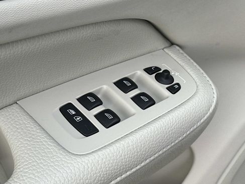 Used 2020 Volvo S60 T6 Inscription w/ Protection Package Premier image 18