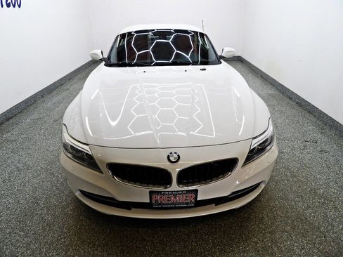 Used 2016 BMW Z4 sDrive28i image 2