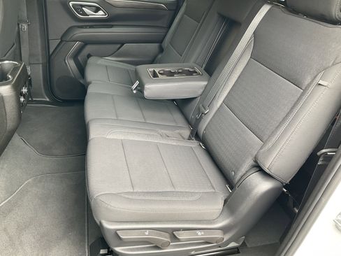 Used 2022 Chevrolet Suburban LS AWD/4WD image 37
