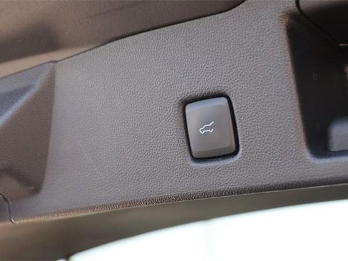 Used 2022 Ford Escape SE w/ Convenience Package image 8