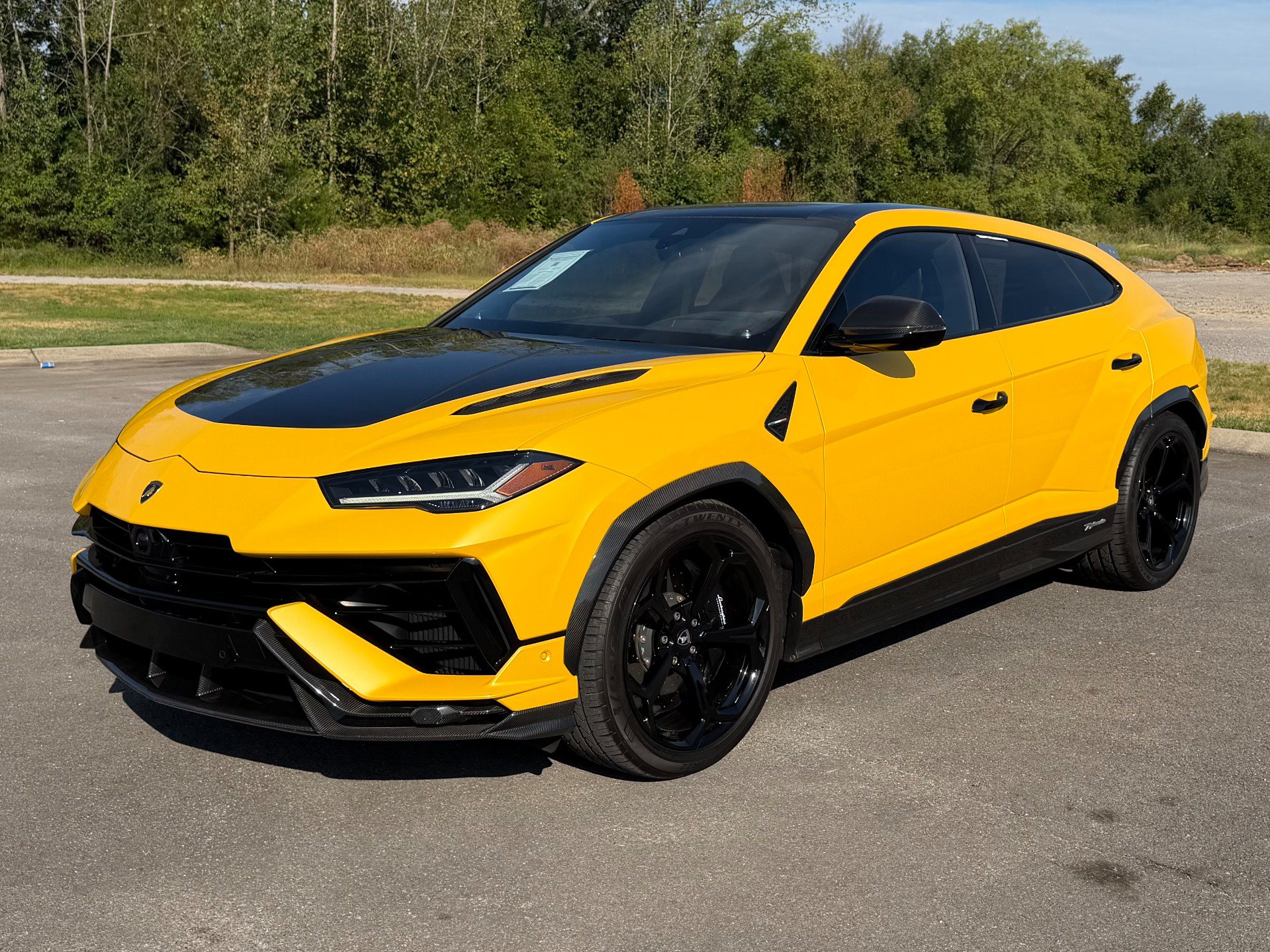 Used 2023 Lamborghini Urus Performante AWD/4WD image 2