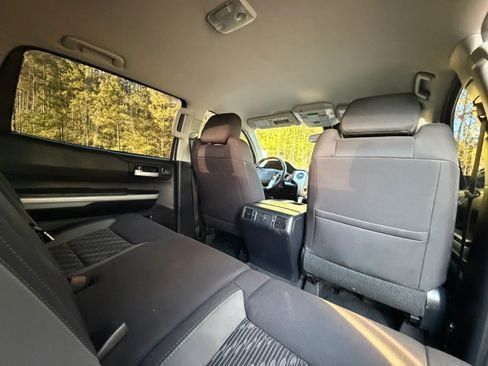 Used 2018 Toyota Tundra SR5 w/ SR5 Upgrade Package image 20