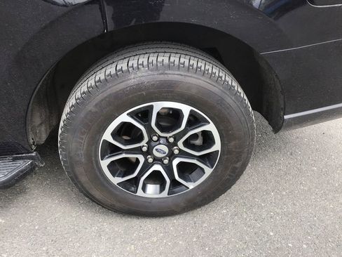 Used 2024 Ford Expedition XLT image 10