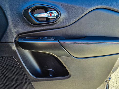 Used 2022 Jeep Cherokee Trailhawk w/ Trailer Tow Group image 36