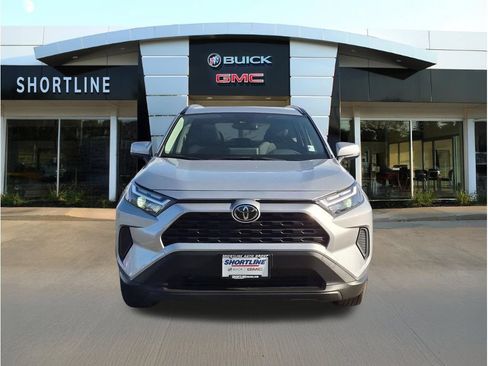 Used 2025 Toyota RAV4 XLE w/ Convenience Package AWD/4WD image 8