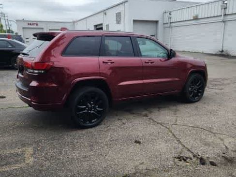 Used 2022 Jeep Grand Cherokee Laredo X AWD/4WD image 12