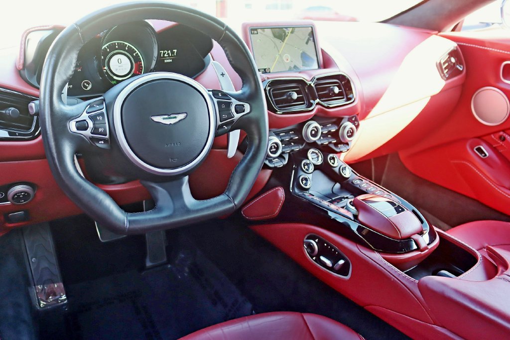 Used 2019 Aston Martin V8 Vantage Coupe RWD image 41