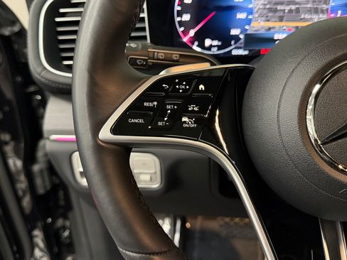 Certified 2025 Mercedes-Benz GLS 450 4MATIC image 29